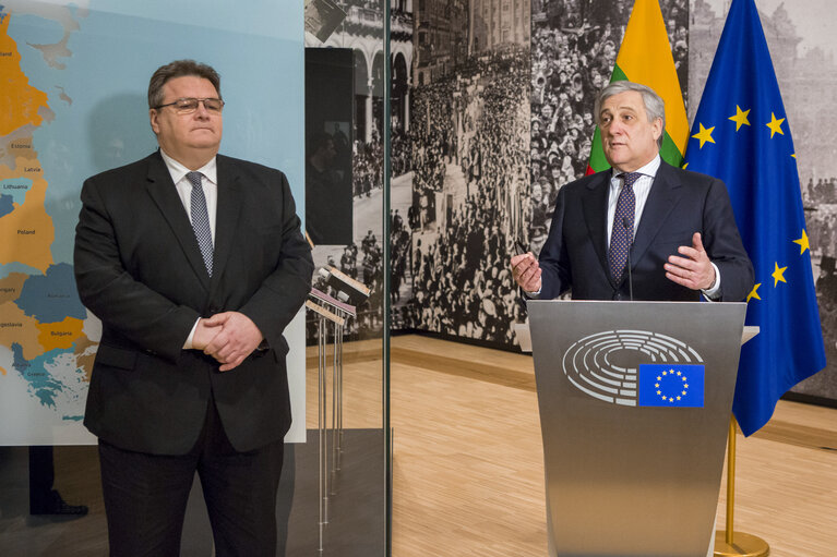 Billede 15: Handover ceremony of  ' February 16th Act of Lithuanian Independence '