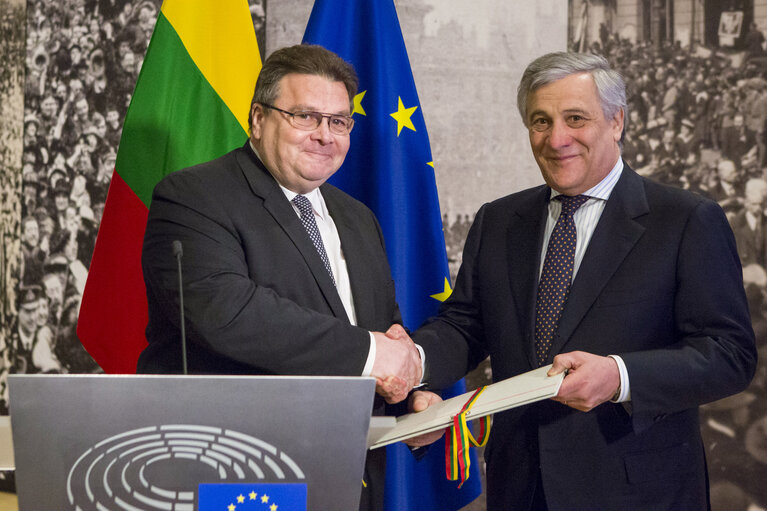 Billede 11: Handover ceremony of  ' February 16th Act of Lithuanian Independence '
