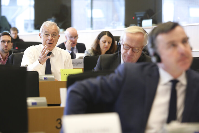 Billede 3: ECON committee meeting - Taxation issues : exchange of views with Euroean Commissioner in charge of Economic and Financial Affairs, Taxation and Customs