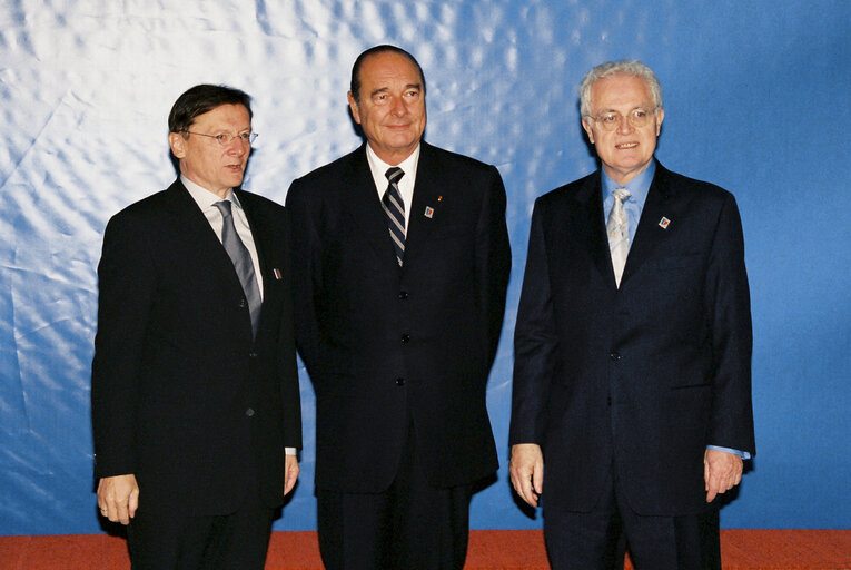 Fotografija 18: Heads of State and Ministers arriving at the Nice Summit on December 7th, 2000.