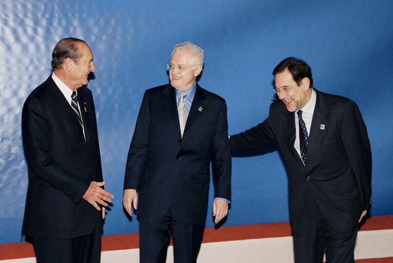 Heads of State and Ministers arriving at the Nice Summit on December 7th, 2000.