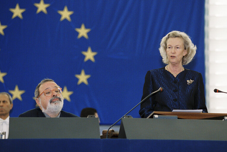 Award of the Sakharov Prize for the year 2000 to Fernando SAVATER for the  Basta Ya citizens' movement for human rights, democracy and tolerance in the Basque country, European Parliament of Strasbourg on the 13th of December 2000.