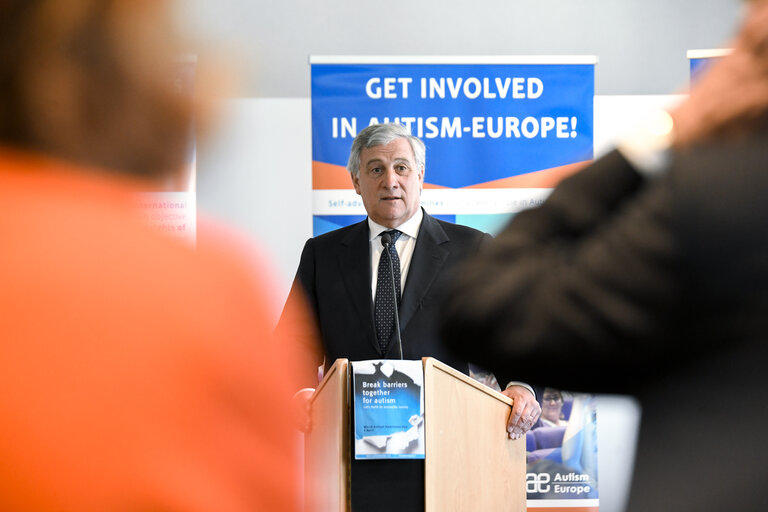 Foto 3: Antonio TAJANI - EP President visits the exhibition on Autism - ' Break Barriers Together for Autism '