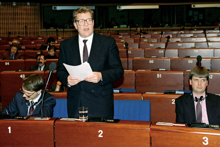 The Foreign Affairs Minister of Denmark in Plenary Session in Strasbourg - March 1993