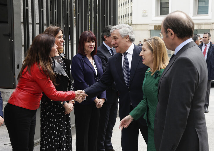 Fotografi 4: Visit of the President of the European Parliament in Madrid on the occasion of the Act ' Premio Nueva Economia Forum 2018  ' - Visit to the Congress of Deputies