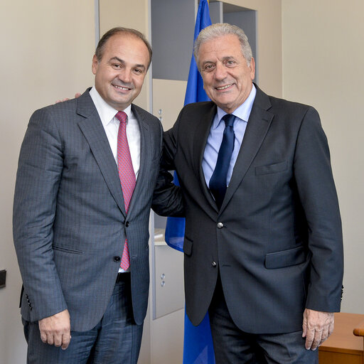 Photo 2 : Dimitris AVRAMOPOULOS meets with Kosovo MFA Enver HOXHAJ