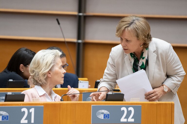 Fotografia 11: EP Plenary session - Joint debate - Preparation of the European Council meeting