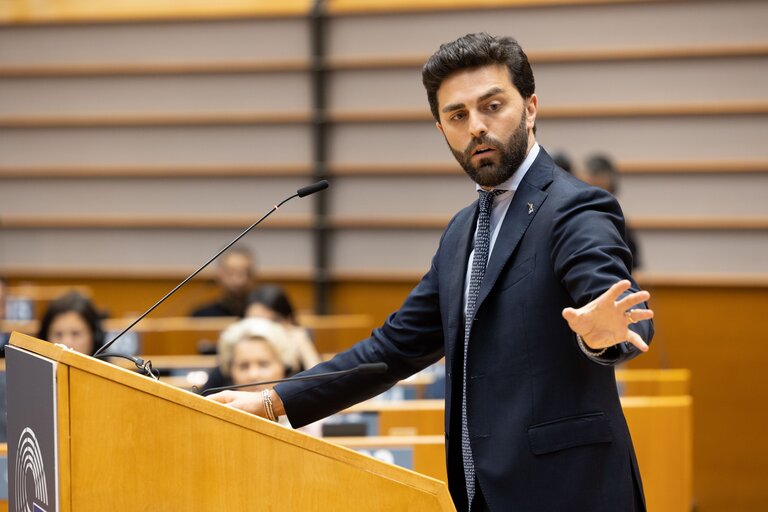 Fotografi 30: EP Plenary session - Joint debate - Preparation of the European Council meeting