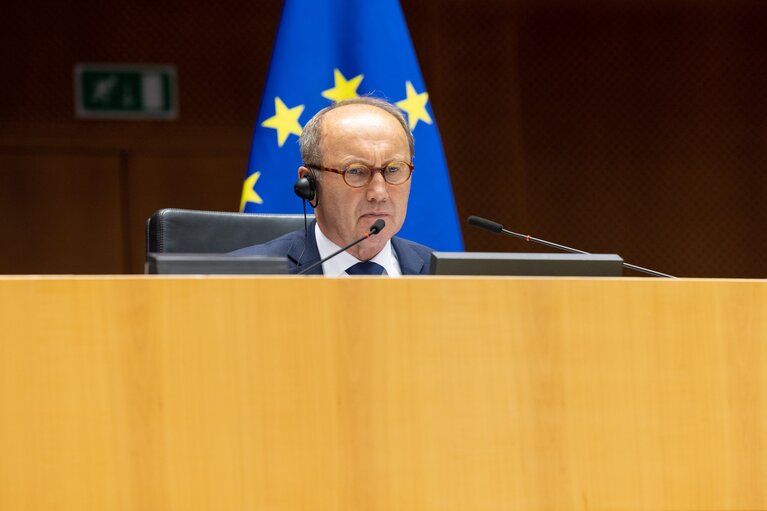 Foto 49: EP Plenary session - Joint debate - Preparation of the European Council meeting