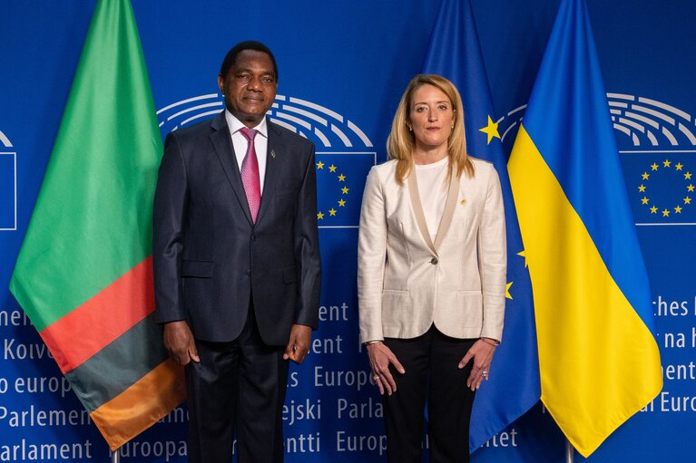 Foto 12: Roberta METSOLA, EP President, meets with the President of the Republic of Zambia Hakainde HICHILEMA.