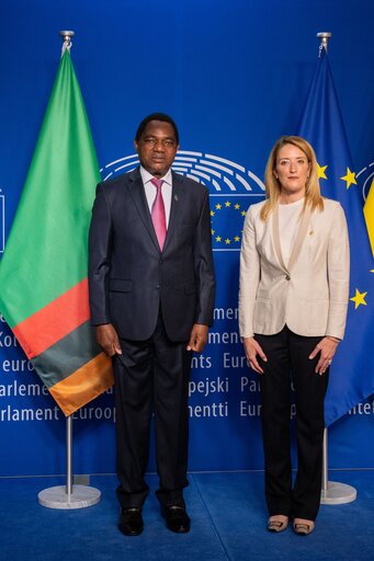 Foto 13: Roberta METSOLA, EP President, meets with the President of the Republic of Zambia Hakainde HICHILEMA.