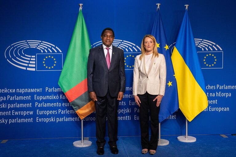 Foto 15: Roberta METSOLA, EP President, meets with the President of the Republic of Zambia Hakainde HICHILEMA.