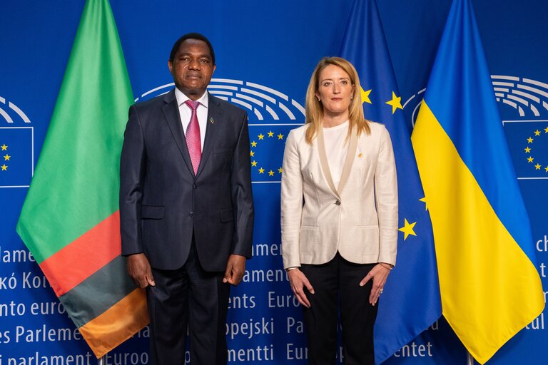 Foto 14: Roberta METSOLA, EP President, meets with the President of the Republic of Zambia Hakainde HICHILEMA.