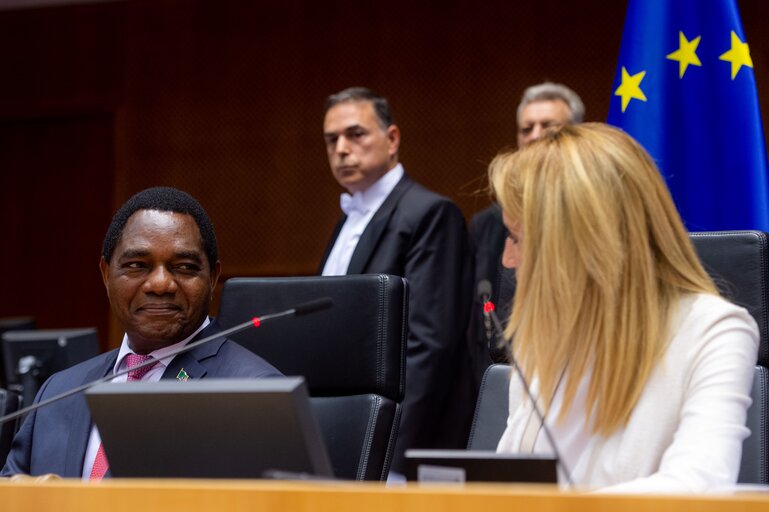 Fotogrāfija 34: Formal Sitting - Address by Hakainde Hichilema, President of the Republic of Zambia