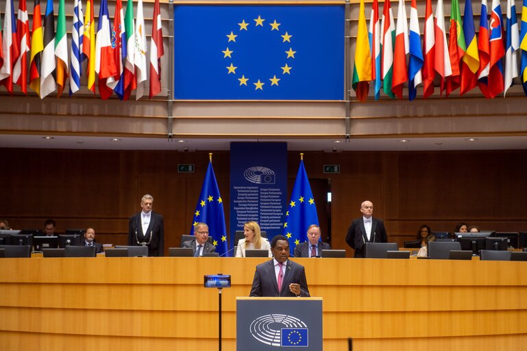 Fotografie 20: Formal Sitting - Address by Hakainde Hichilema, President of the Republic of Zambia