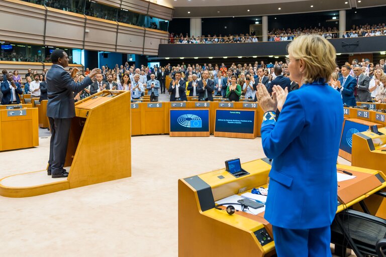 Fotografie 6: Formal Sitting - Address by Hakainde Hichilema, President of the Republic of Zambia