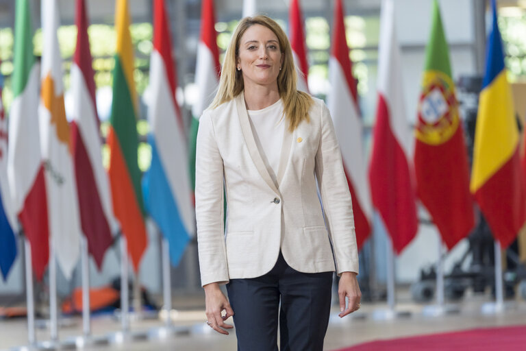 Foto 5: European Council : Arrival of Roberta METSOLA, EP President