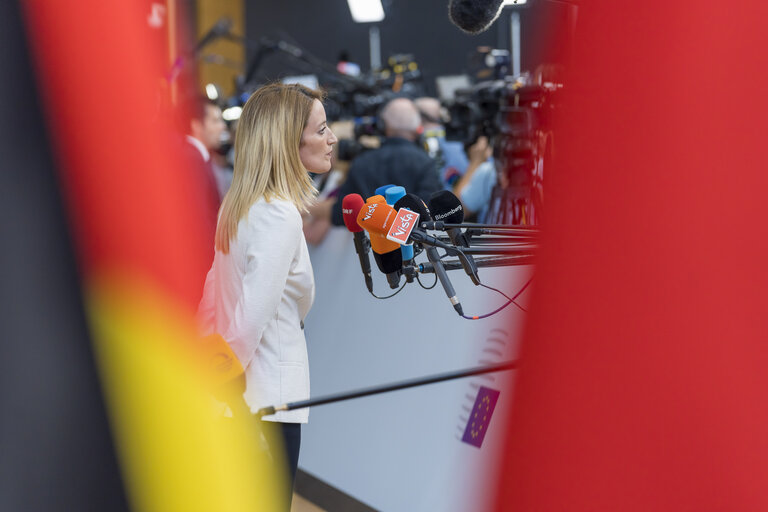 Foto 3: European Council : Arrival of Roberta METSOLA, EP President