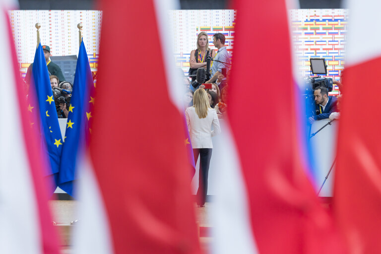 Fotografia 1: European Council : Arrival of Roberta METSOLA, EP President