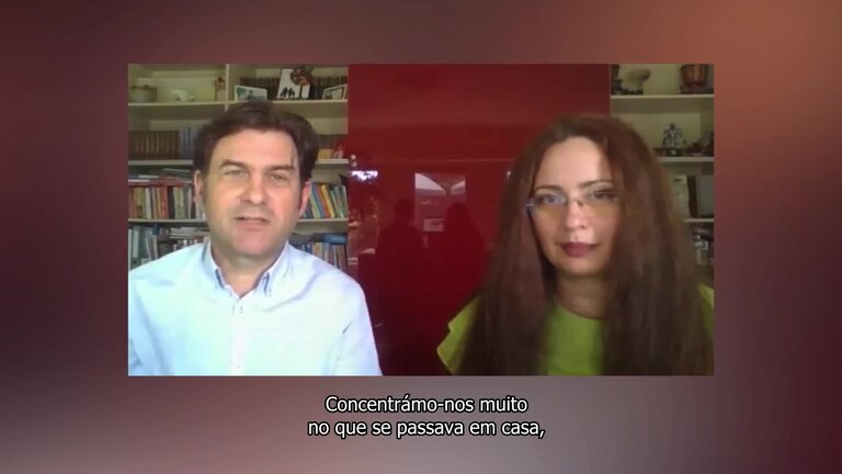 Tão longe e tão perto | A história da família Diaconescu: «a única forma de os nossos filhos se relacionarem com os amigos foi com a ajuda da tecnologia digital»