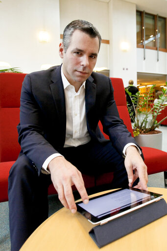 MEP Alexander ALVARO in the EP library in Brussels for the library's promotion