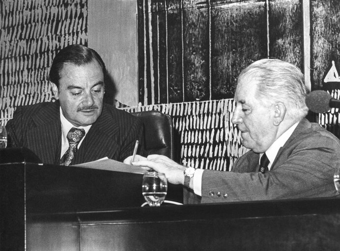 Photo 3 : SPENALE Georges meeting the Latin America delegation at the European Parliament in Luxembourg in November 1975