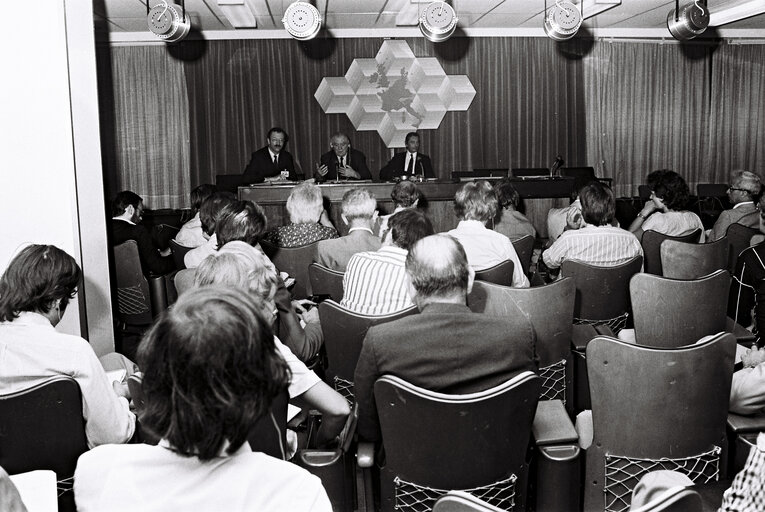 Fotografie 28: Meeting of the European Council in Brussels - Press conference