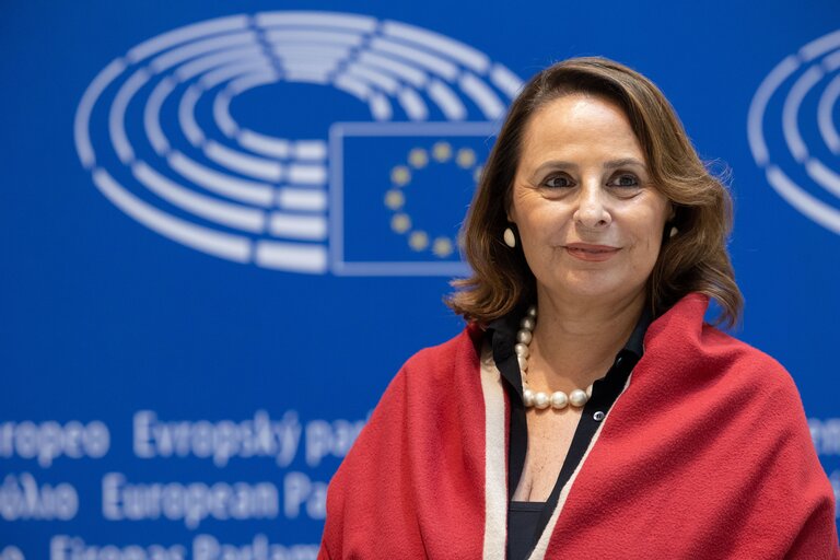 Fotogrāfija 5: Luisa REGIMENTI in the EP in Brussels