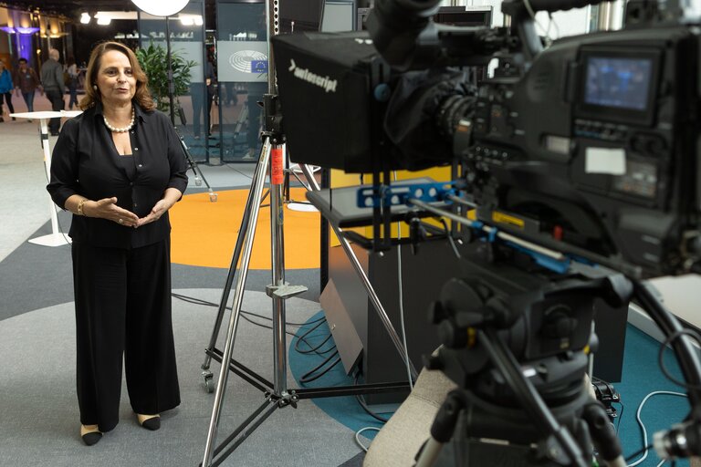 Photo 11: Luisa REGIMENTI in the EP in Brussels