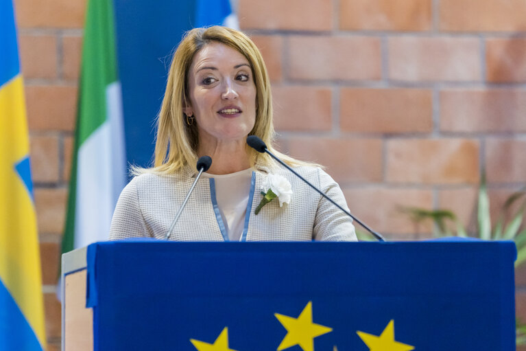 Valokuva 8: Roberta METSOLA, EP President participates in the European School proclamation Ceremony