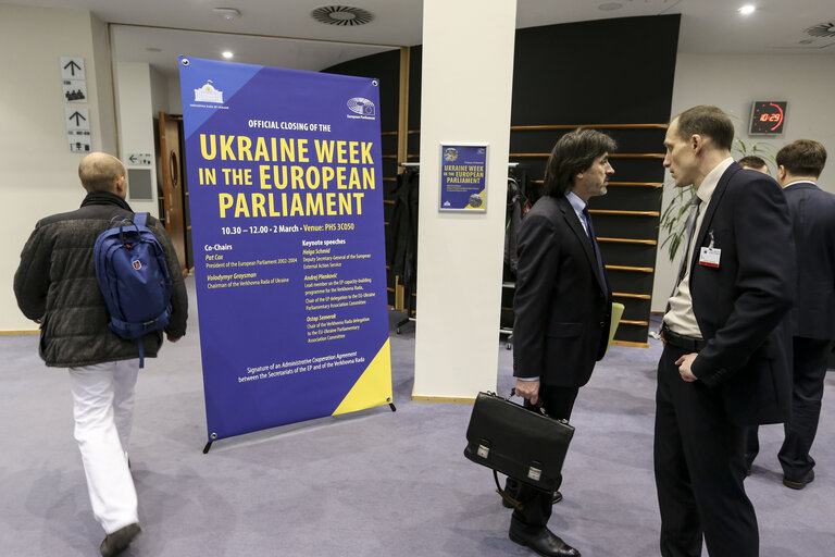 Fotagrafa 1: Ukraine Week at the European Parliament - High-level conference EP - Verkhovna RADA of Ukraine on capacity building for reform.    High-level closing event on follow-up. Banner of the event at the entrance.