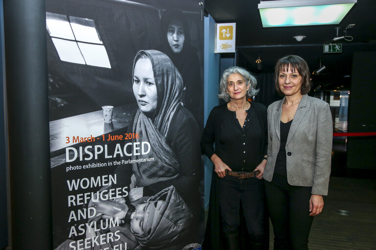 Fotografija 11: Opening ceremony of the Parlamentarium Exhibition 'Women refugees and asylum seekers'