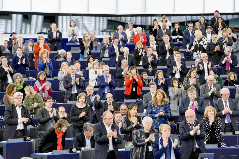 Photo 18: Plenary session week 10 2016 in Strasbourg  Address by the UNHCR