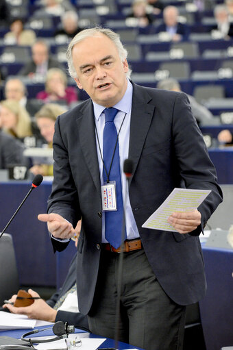 Photo 29: Plenary session week 10 2016 in Strasbourg  Address by the UNHCR