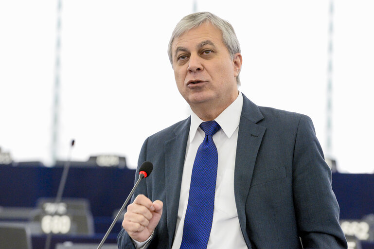 Photo 4: Plenary session week 10 2016 in Strasbourg      Address by Filippo Grandi UN High Commissioner for refugees  followed by one round of political group  speakers