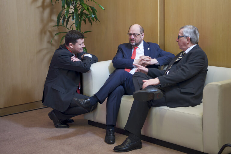 Fotografija 6: Martin SCHULZ - EP President meets with Donald TUSK - President of the European Council, Jean-Claude JUNCKER - EC President and Ahmet DAVUTOGLU, Prime Minister of Turkey