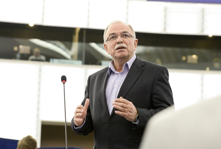 Foto 2: Plenary session week 10 2016 in Strasbourg    Preparation of the European Council meeting of 17 and 18 March 2016 and outcome of the EU Turkey  summit  Council and Commission statements