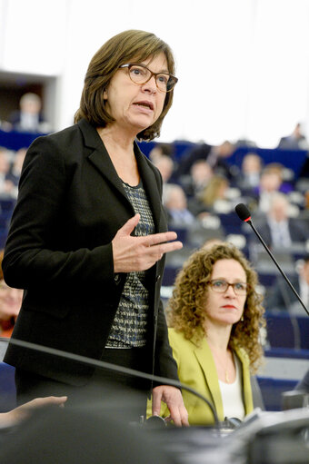 Photo 24: Plenary session week 10 2016 in Strasbourg  Address by the UNHCR