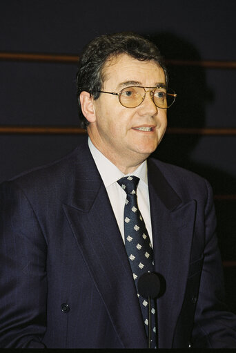 Foto 2: Portrait of MEP Andr?© SAINJON in the hemicycle during the Plenary Session at the EP in Brussels