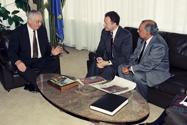 EP President meets with Alan DONNELLY at the EP in Strasbourg.