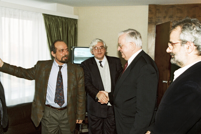 Foto 2: Egon KLEPSCH - EP President meets with Greek MEPs in Strasbourg