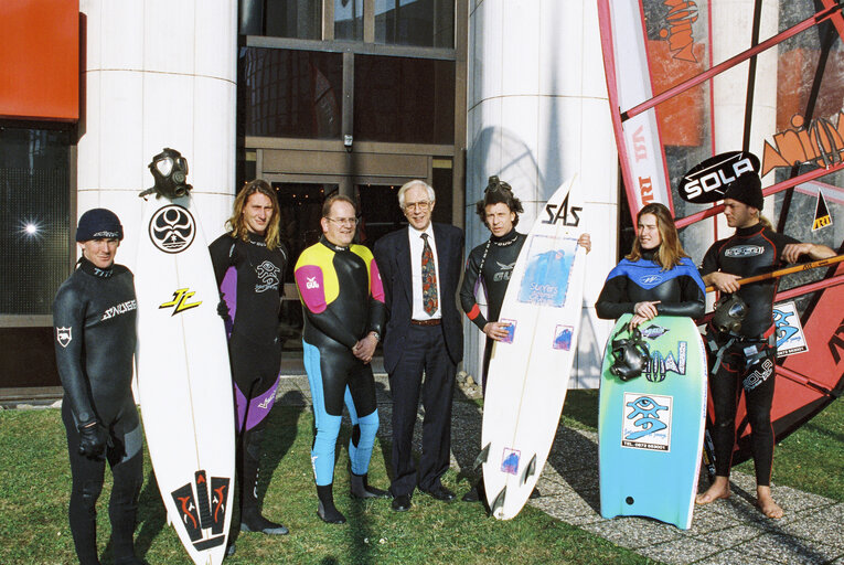 Fotografia 14: British MEPs support the Surfers against Sewage (SAS) movement