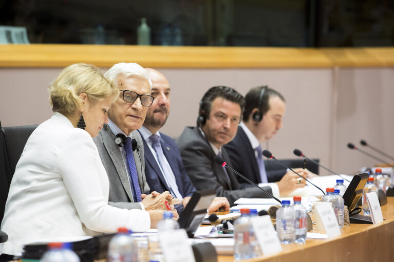 Foto 10: ITRE committee meeting - Exchange of views with the Minister of the Economy of Luxembourg