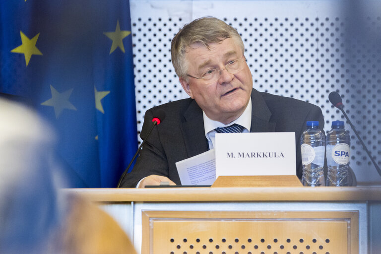 Valokuva 1: Markku MARKKULA, the president of the Committee of the Regions attends the - Conference Republic of Moldova ‚Äì An European Country