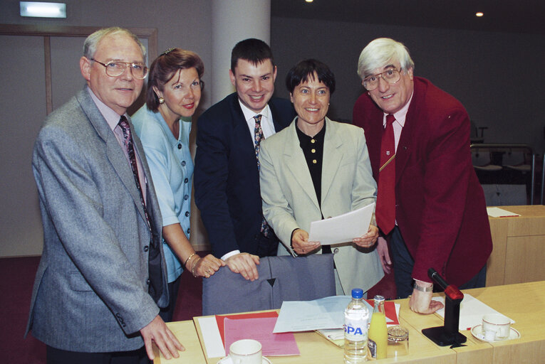 Fotografija 25: Meeting at the EP in Brussels