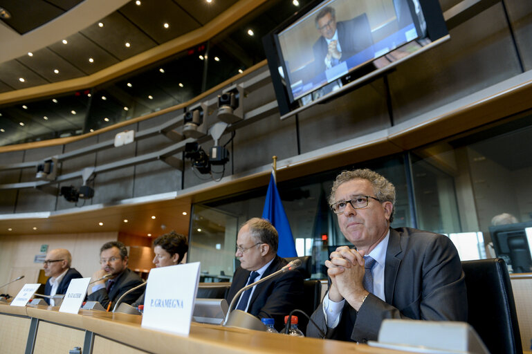 Foto 11: ECON committee meeting