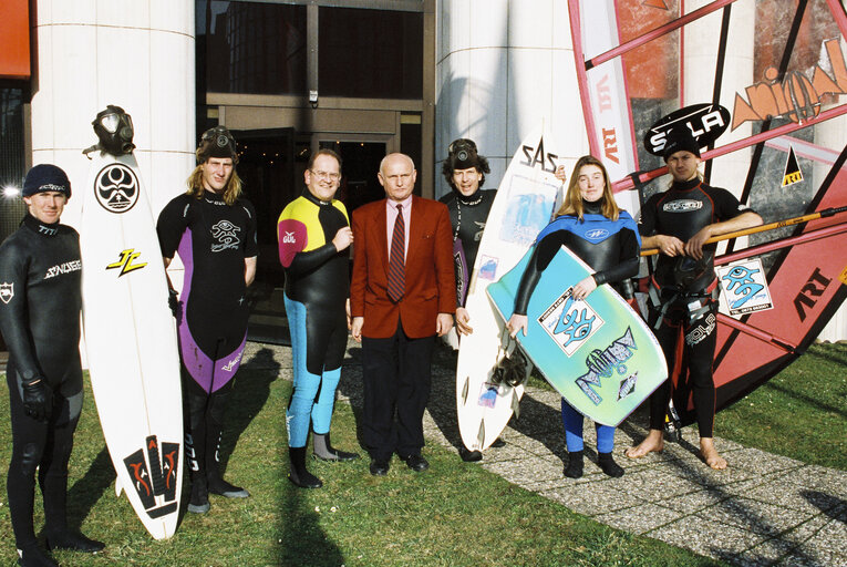 Fotó 11: British MEPs support the Surfers against Sewage (SAS) movement