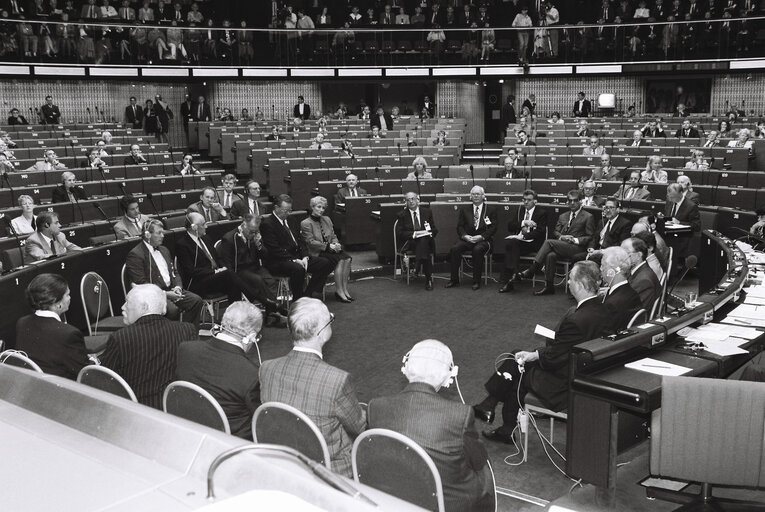 Fotografi 24: 40th anniversary of the foundation of the European Coal and Steel Community (ECSC) - Formal sitting