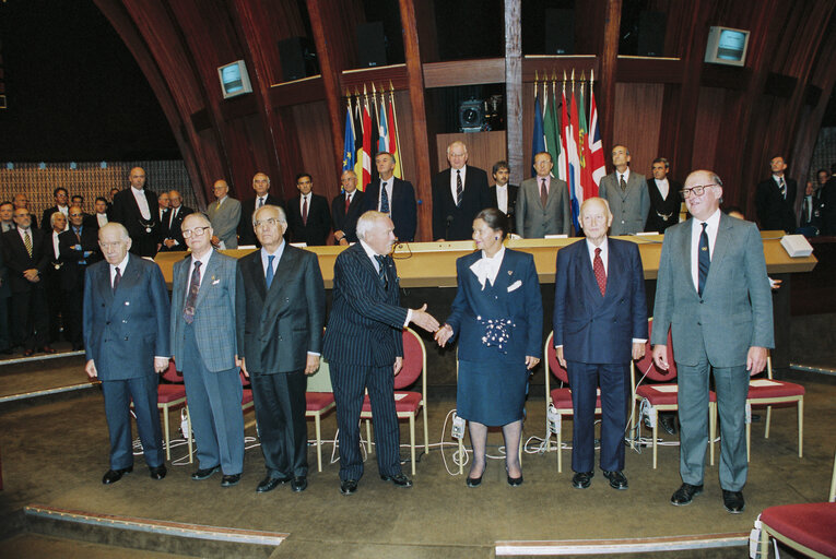 Fotografi 9: 40th anniversary of the foundation of the European Coal and Steel Community (ECSC) - Formal sitting