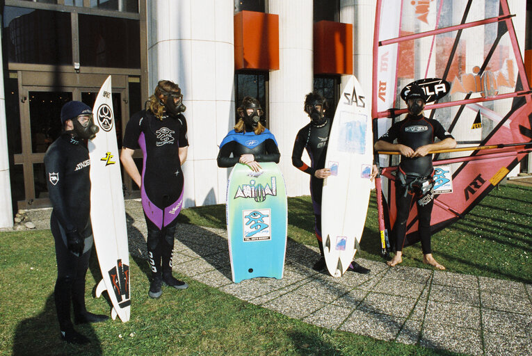 Fotó 10: British MEPs support the Surfers against Sewage (SAS) movement